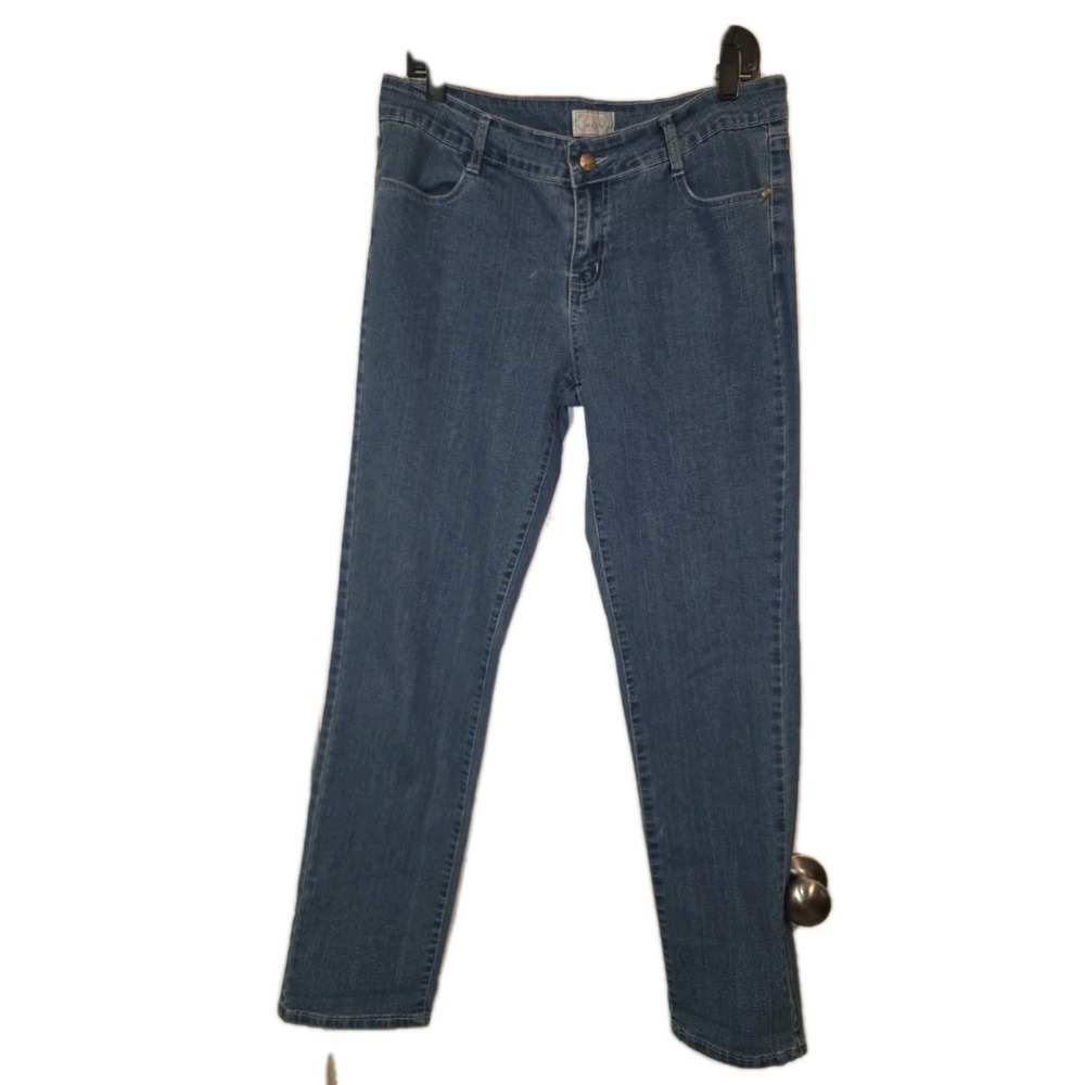 F&F Jeans Women's 13/14 ‎ Blue Light Wash Jeans Embroidered Pockets